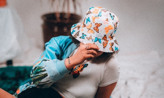 Kapelusz typu bucket hat